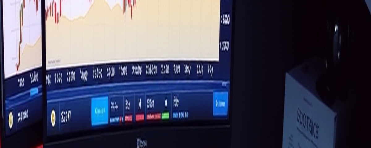 Bitcoin Holds Near September Highs as Crypto Stock Proxies Slide