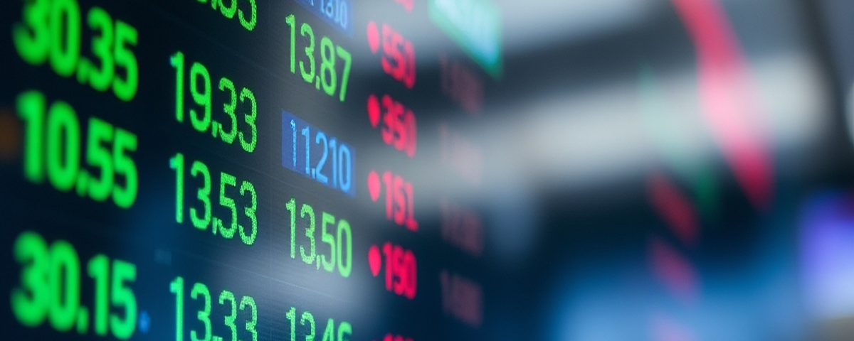 Tech Dips Amid AI Debt Uncertainty, Investors Urged to Diversify